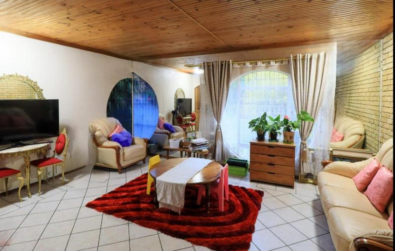 4 Bedroom Property for Sale in Langenhovenpark Free State